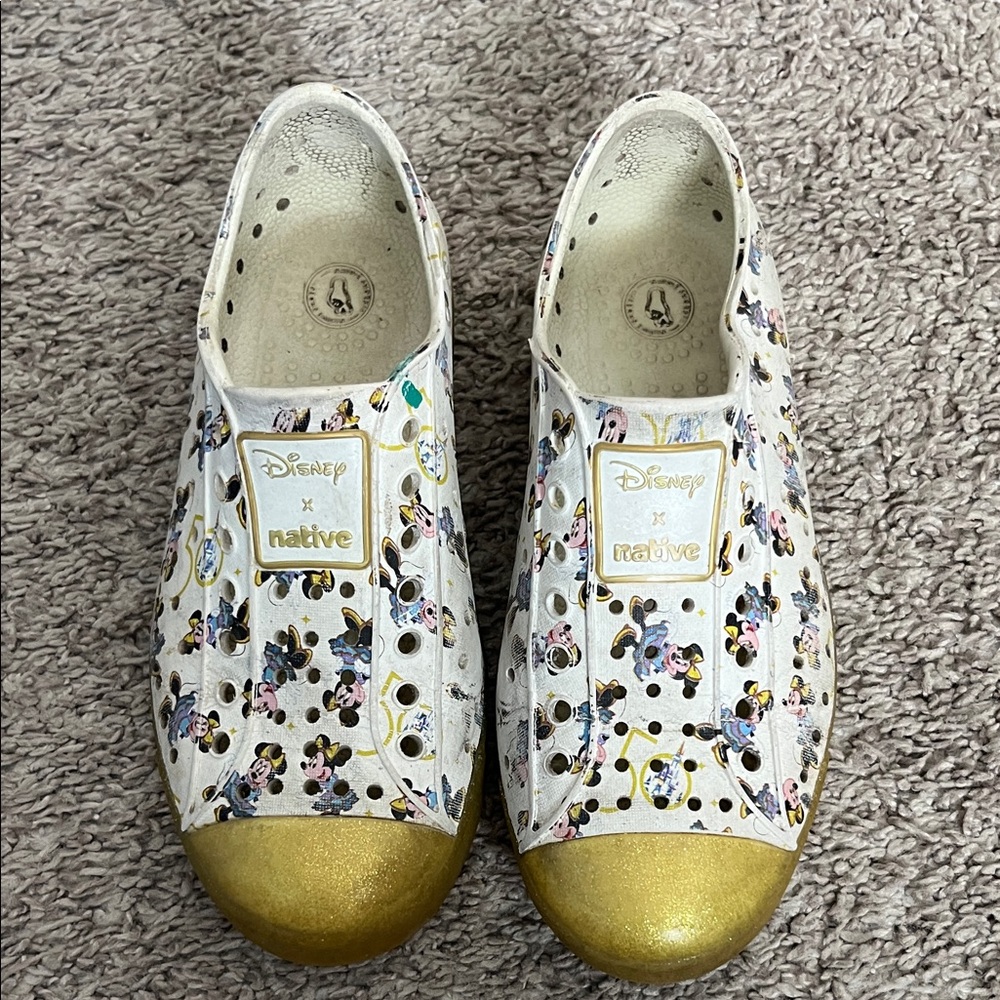 Kids Native x Disney collab 50th anniversary Gold and White size 13 Minnie Mouse
